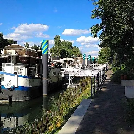 Hotel Boat For Guest 3*