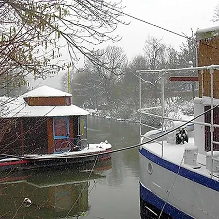 Hotel Boat For Guest 3*